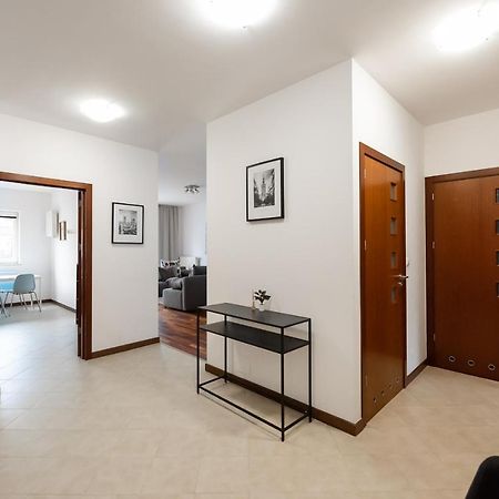 ורשה Wola Sunset Apartment Free Parking מראה חיצוני תמונה