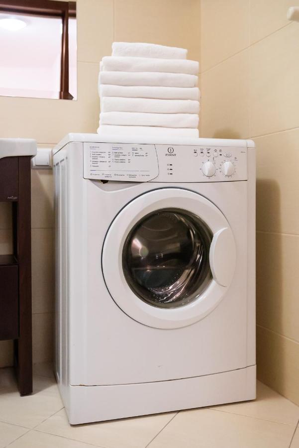 ורשה Wola Sunset Apartment Free Parking מראה חיצוני תמונה