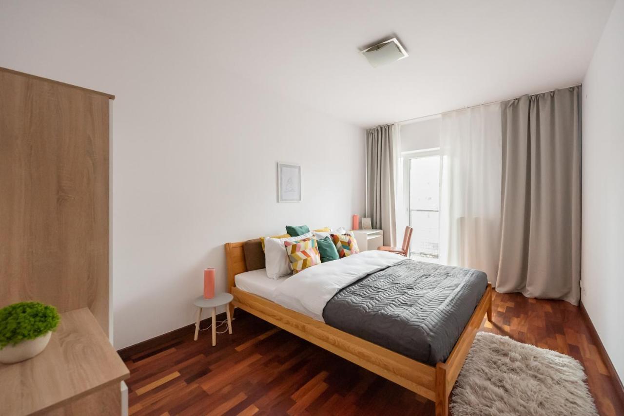 ורשה Wola Sunset Apartment Free Parking מראה חיצוני תמונה