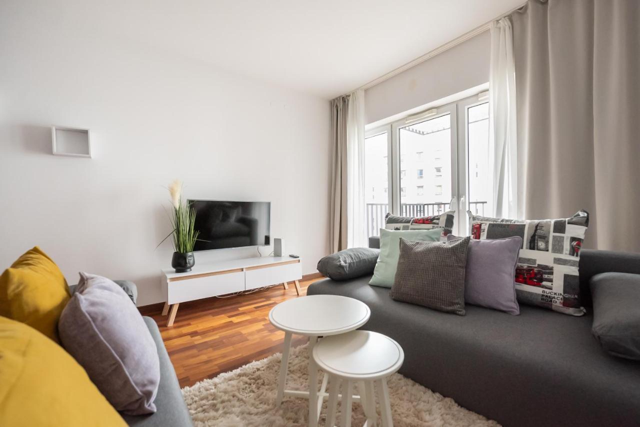ורשה Wola Sunset Apartment Free Parking מראה חיצוני תמונה