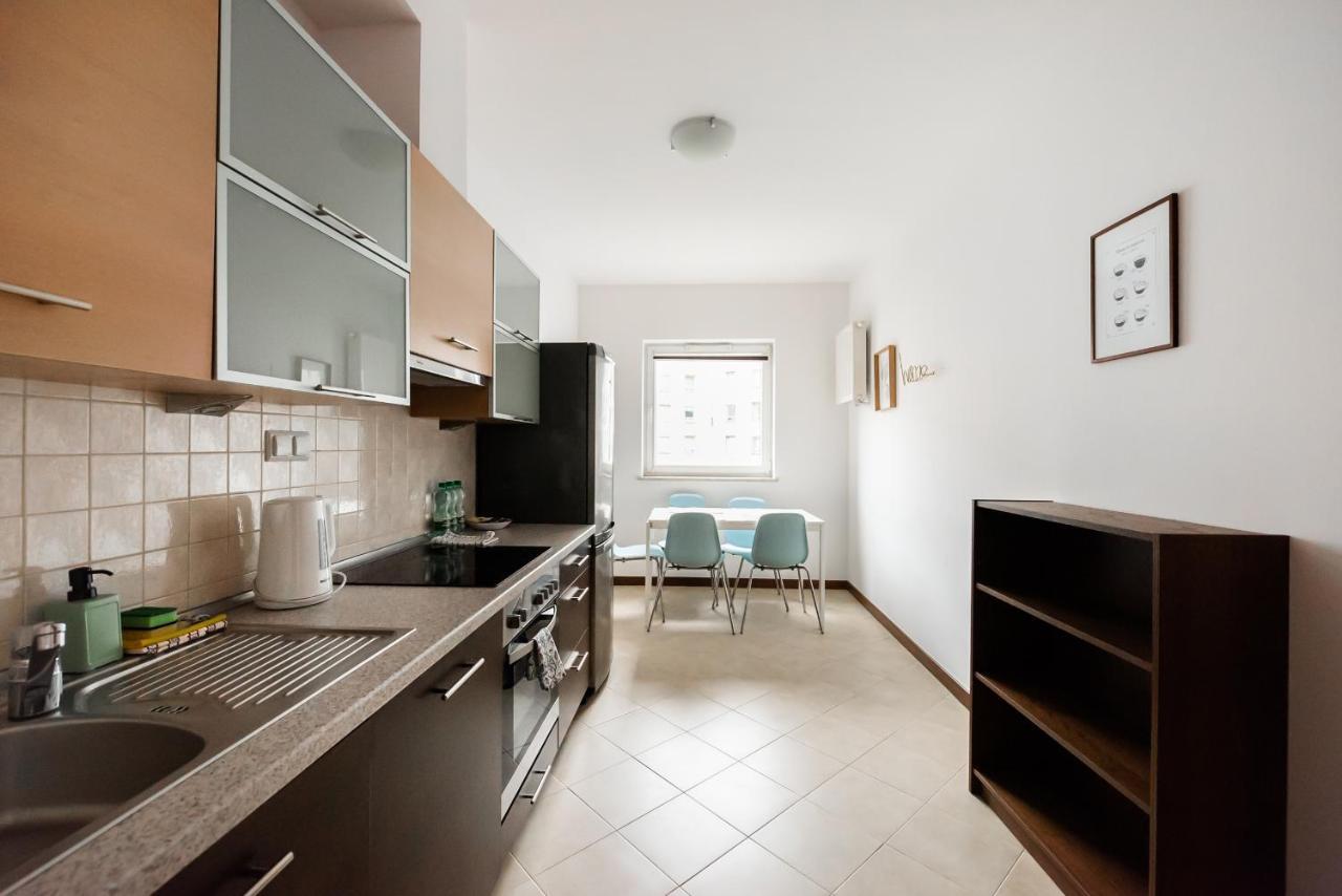 ורשה Wola Sunset Apartment Free Parking מראה חיצוני תמונה