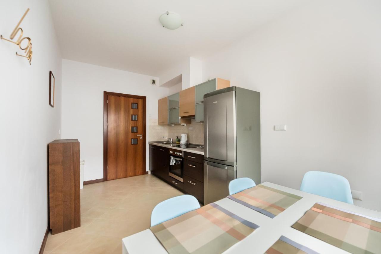 ורשה Wola Sunset Apartment Free Parking מראה חיצוני תמונה
